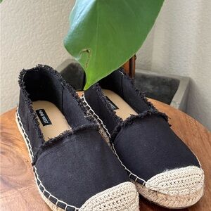 Nine West Black and Tan Espadrille Shoes